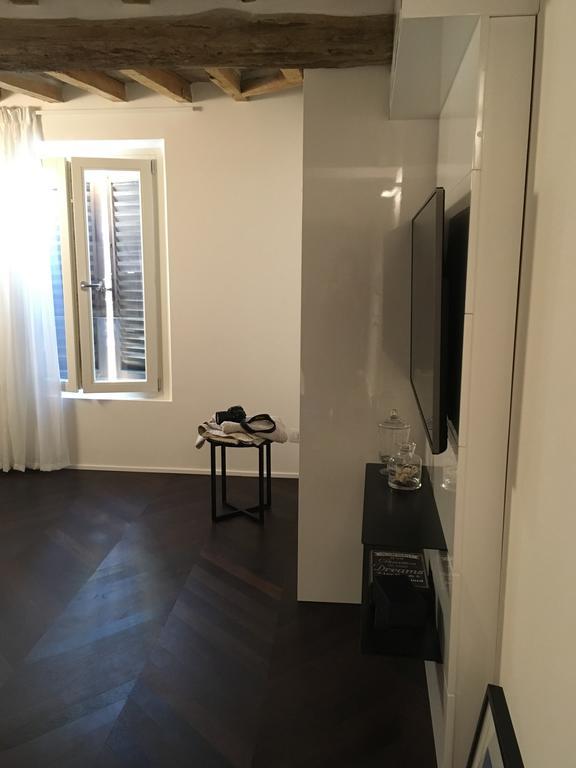 Emilia Suite Relax Модена Экстерьер фото